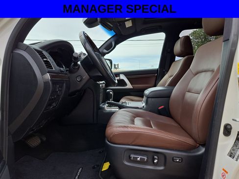Used 2019 Toyota Land Cruiser AWD/4WD image 16