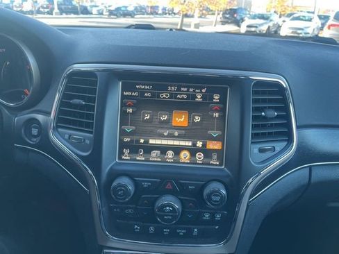 Used 2017 Jeep Grand Cherokee Limited image 23
