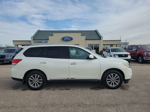Used 2016 Nissan Pathfinder SL w/ SL Tech Package image 21