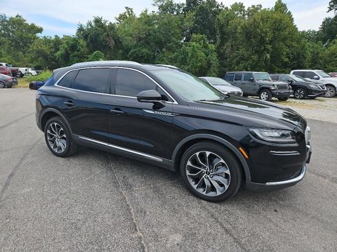 Used 2022 Lincoln Nautilus Reserve AWD/4WD image 3