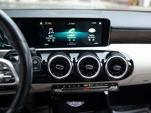 Used 2019 Mercedes-Benz A 220 4MATIC image 30