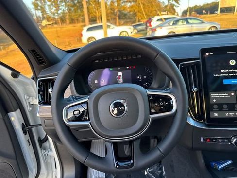 Used 2026 Volvo XC90 B6 Core w/ Protection Package Premier image 19