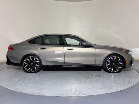 New 2026 BMW 540i xDrive w/ Executive Package AWD/4WD image 8