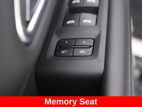 Used 2024 Chevrolet Suburban Z71 w/ Luxury Package AWD/4WD image 20
