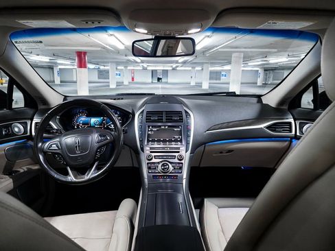 Used 2018 Lincoln MKZ Reserve w/ Luxury Package image 3