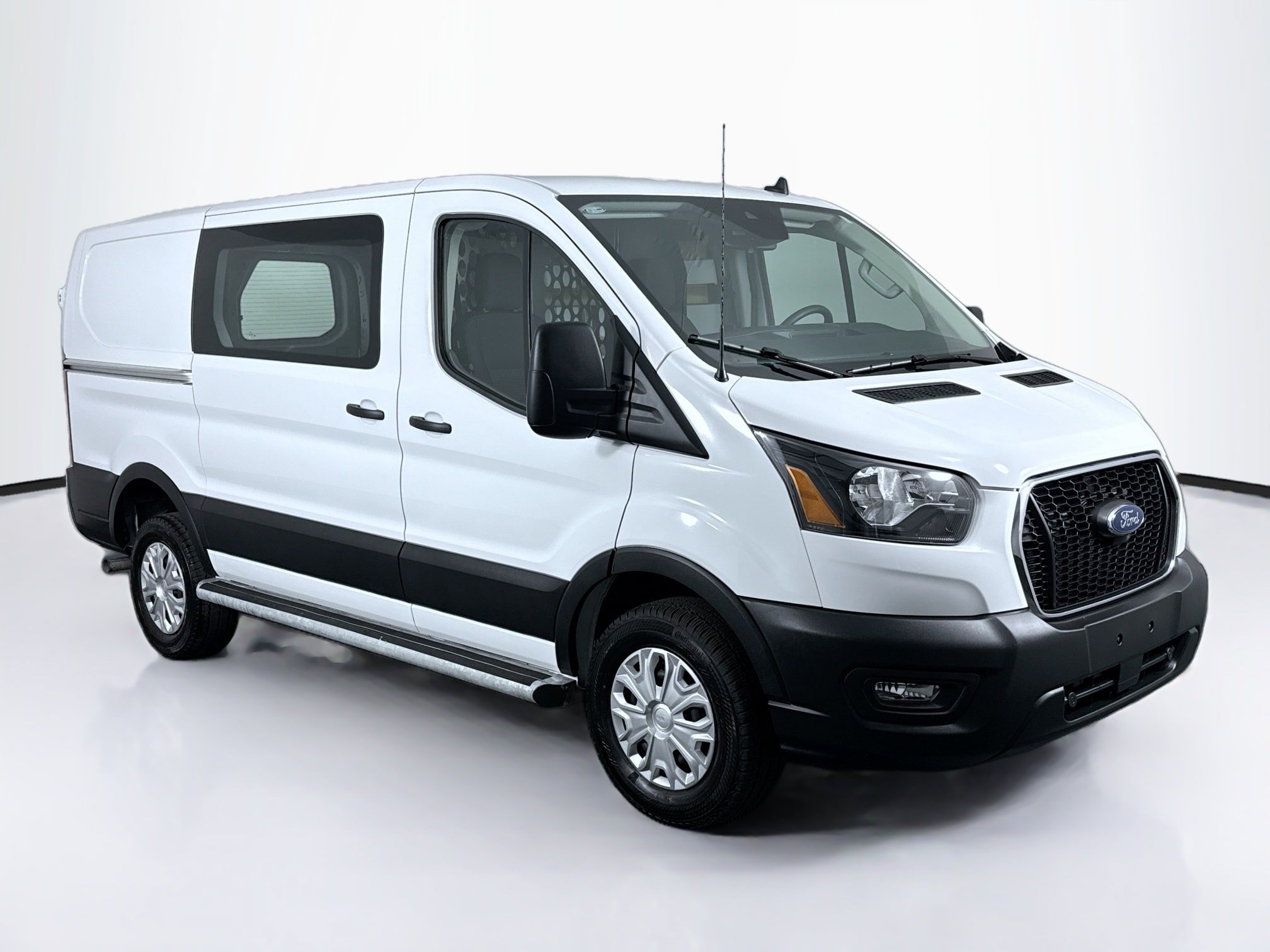 Used 2025 Ford Transit 250 Low Roof w/ Exterior Upgrade Package RWD image 2
