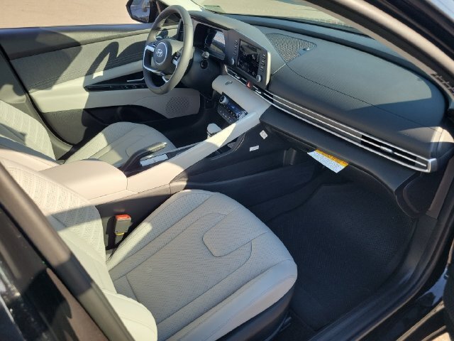 New 2026 Hyundai Elantra SEL Sport FWD image 21