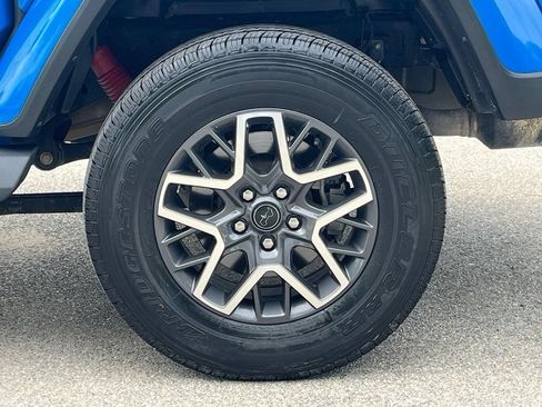 Used 2020 Jeep Gladiator Overland AWD/4WD image 29