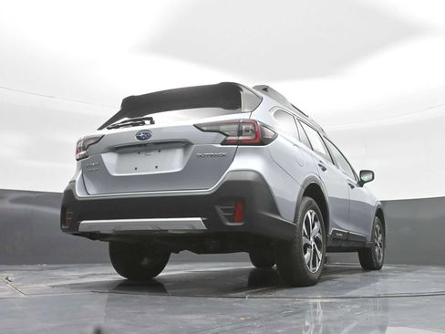 Used 2022 Subaru Outback Limited image 31