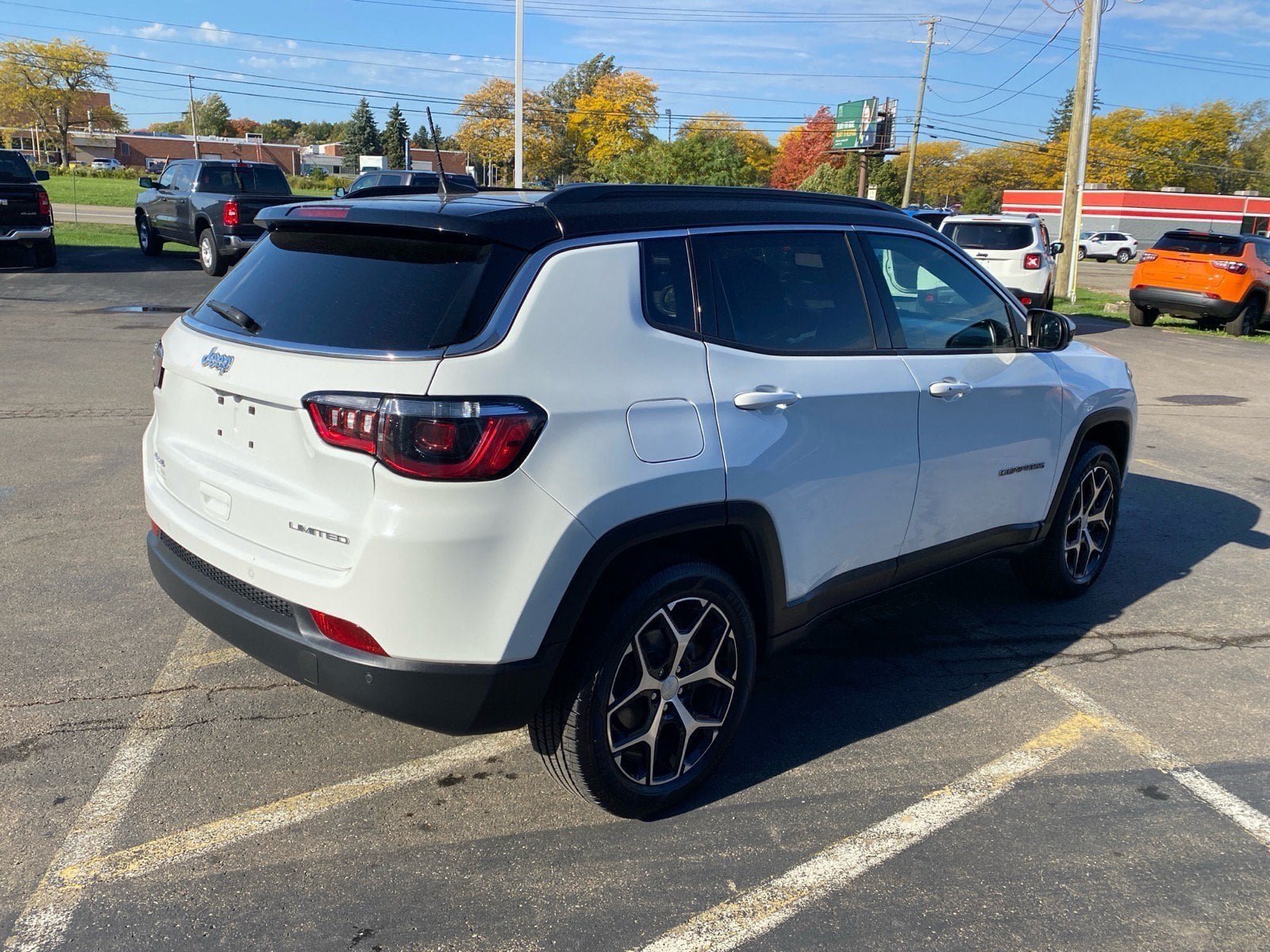 Used 2024 Jeep Compass Limited w/ Sun and Sound Group AWD/4WD image 5