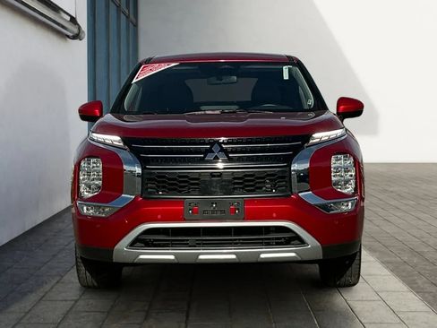 Used 2024 Mitsubishi Outlander SE image 9