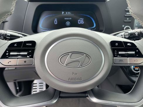 Used 2025 Hyundai Elantra Sport FWD image 23