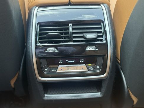Used 2026 BMW X5 xDrive40i w/ M Sport Package AWD/4WD image 33