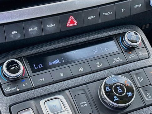 Used 2024 Hyundai Palisade Limited AWD/4WD image 9
