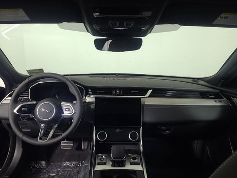 Used 2024 Jaguar XF R-Dynamic SE image 11