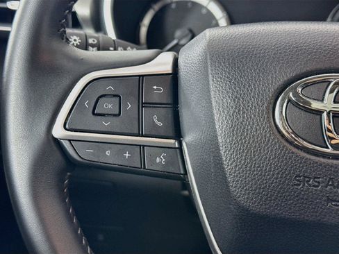 Certified 2026 Toyota Highlander XLE AWD/4WD image 18
