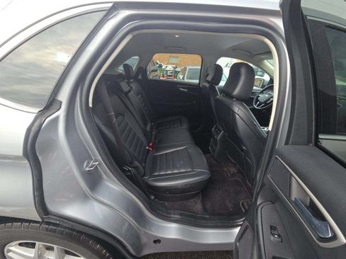 Used 2024 Ford Edge SEL AWD/4WD image 12