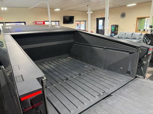 Used 2024 Tesla Cybertruck AWD Crew Cab image 10