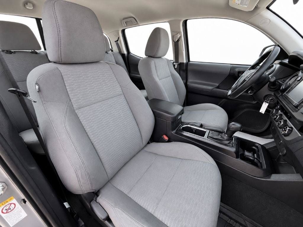 Used 2018 Toyota Tacoma SR AWD/4WD image 9
