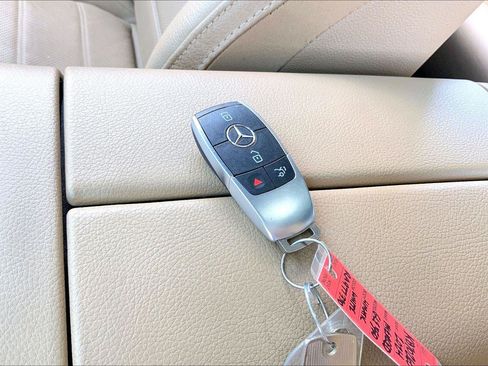 Used 2024 Mercedes-Benz GLE 350 4MATIC image 12