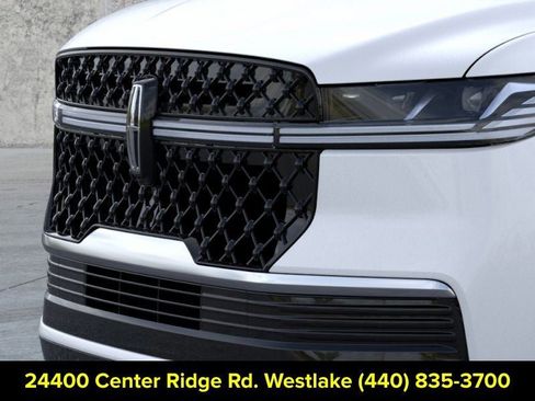 New 2026 Lincoln Navigator Reserve w/ Jet Appearance Package AWD/4WD image 16