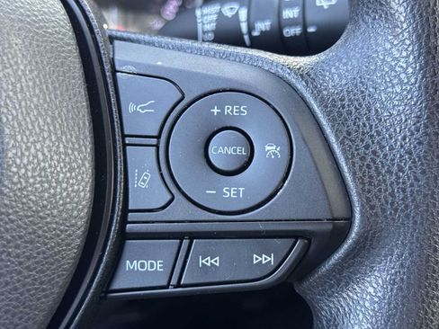 Used 2022 Toyota RAV4 XLE FWD image 27