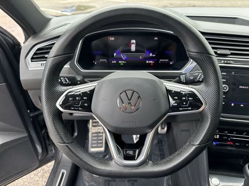 Used 2024 Volkswagen Tiguan SE R-Line FWD image 29