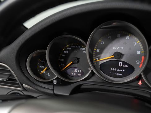 Used 2007 Porsche 911 GT3 RS RWD image 34