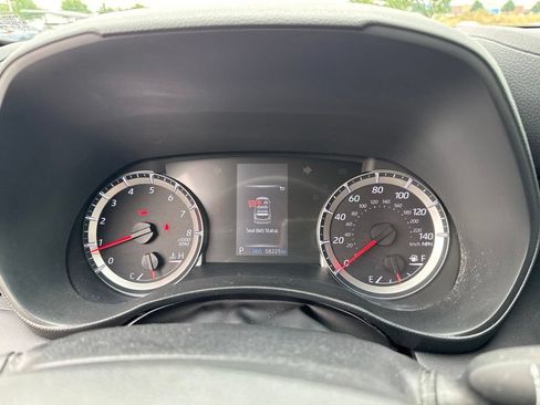 Used 2021 Toyota Highlander LE AWD/4WD image 14