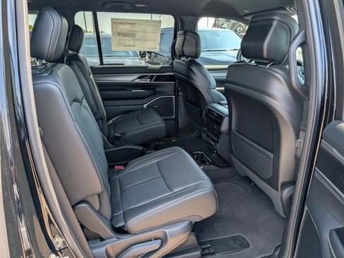 New 2026 Jeep Grand Wagoneer 4WD image 7