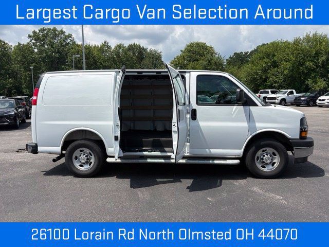 Used 2025 Chevrolet Express 2500 w/ Driver Convenience Package RWD image 11