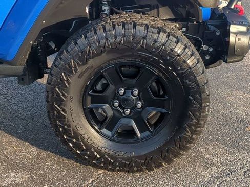 Used 2023 Jeep Gladiator Mojave w/ LED Lighting Group image 10