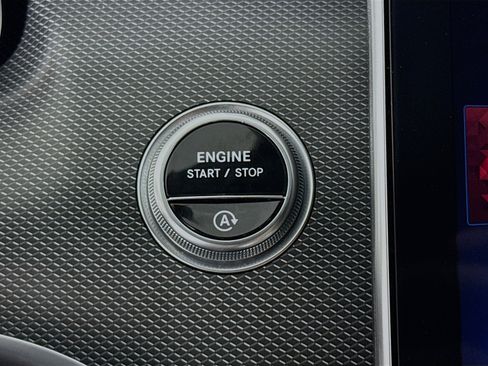 Used 2024 Mercedes-Benz C 300 Sedan image 19