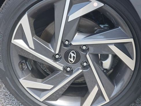 New 2026 Hyundai Elantra Limited FWD image 10