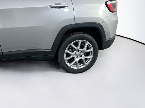 Used 2022 Jeep Compass Latitude AWD/4WD image 28