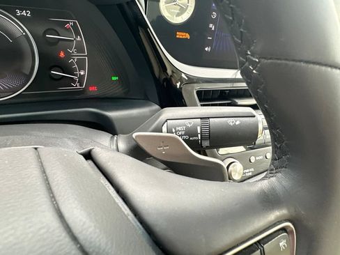 Used 2022 Lexus ES 300h w/ Premium Package FWD image 30