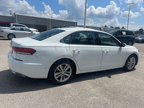 Used 2021 Volkswagen Passat 2.0T S FWD image 2