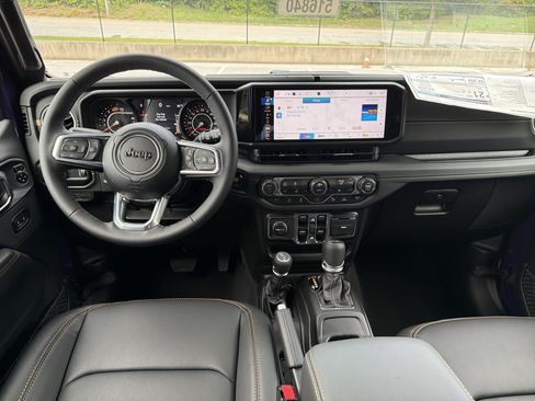 New 2026 Jeep Wrangler Unlimited Sahara AWD/4WD image 27