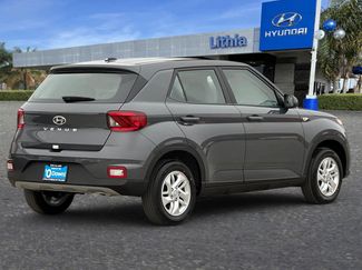 New 2026 Hyundai Venue SE video 2