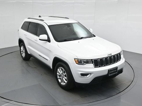 Used 2021 Jeep Grand Cherokee Laredo RWD image 37