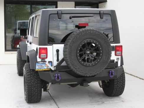 Used 2017 Jeep Wrangler Unlimited Sport w/ Quick Order Package 23S AWD/4WD image 9