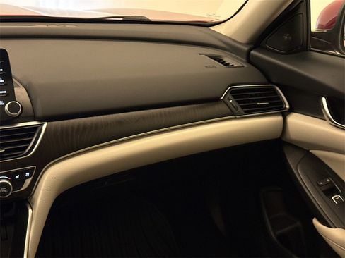Used 2021 Honda Accord Touring image 17