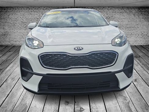 Used 2021 Kia Sportage LX image 2