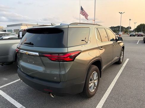 Used 2023 Chevrolet Traverse LT FWD image 5