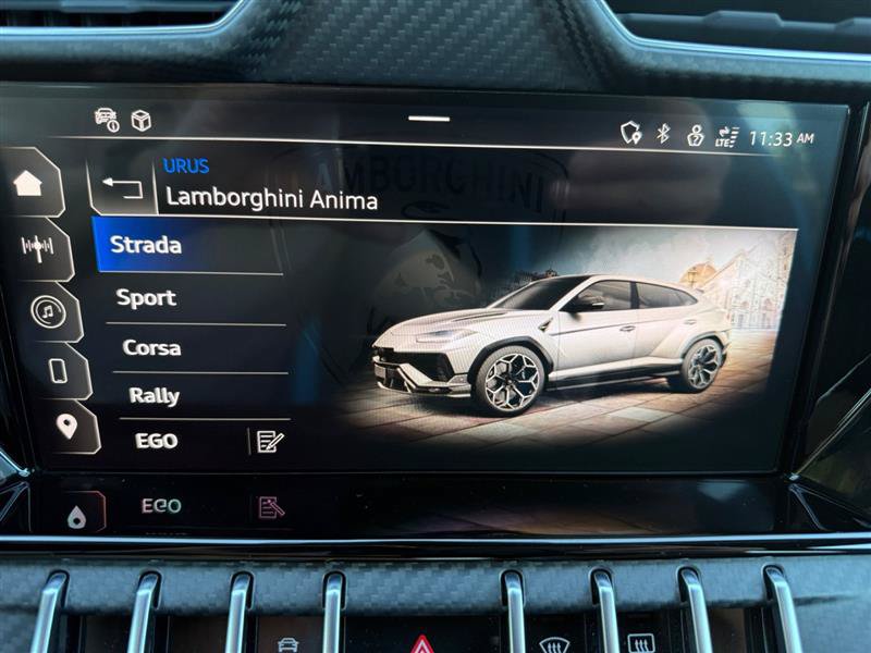 Used 2024 Lamborghini Urus Performante AWD/4WD image 23