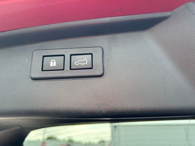Used 2024 Subaru Outback Limited XT AWD/4WD image 11