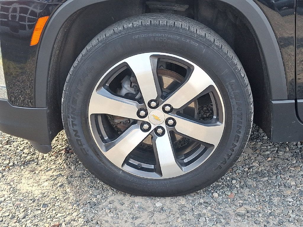 Used 2023 Chevrolet Traverse LT AWD/4WD image 32