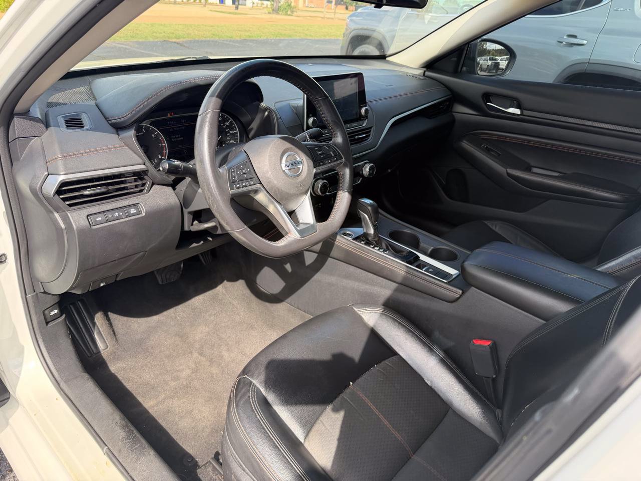 Used 2022 Nissan Altima 2.5 SR AWD/4WD image 13