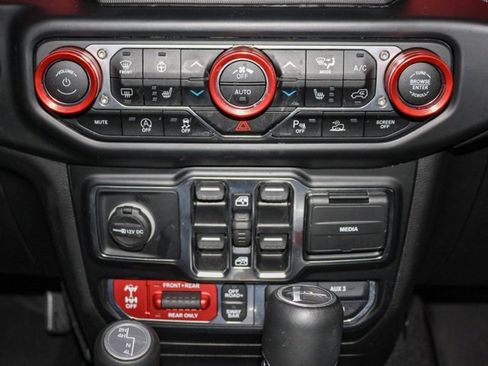 Certified 2022 Jeep Gladiator Rubicon w/ LED Lighting Group image 18