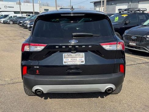 Certified 2021 Ford Escape SE image 4